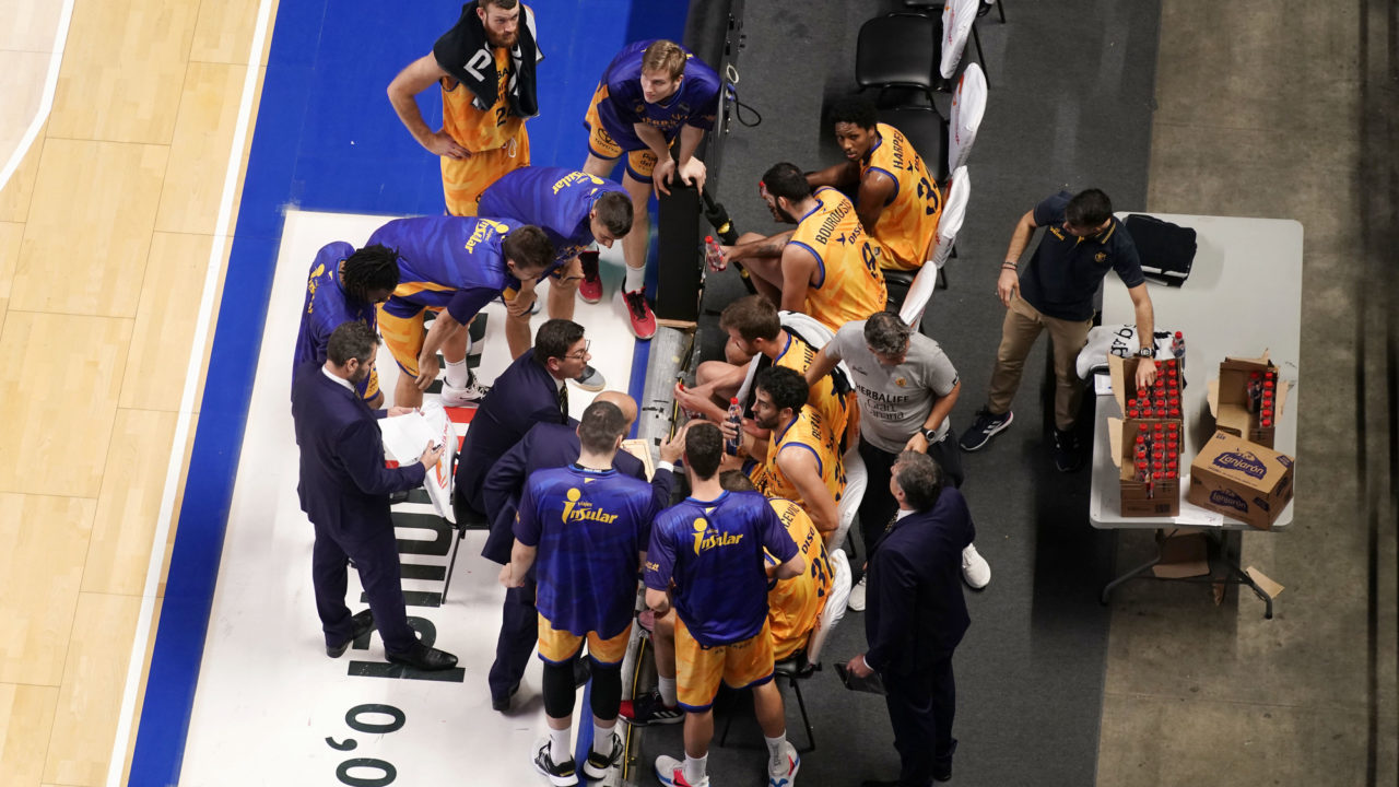 RS192285_J12 UNI-HGC Firmar acb Photo - M Pozo-lpr