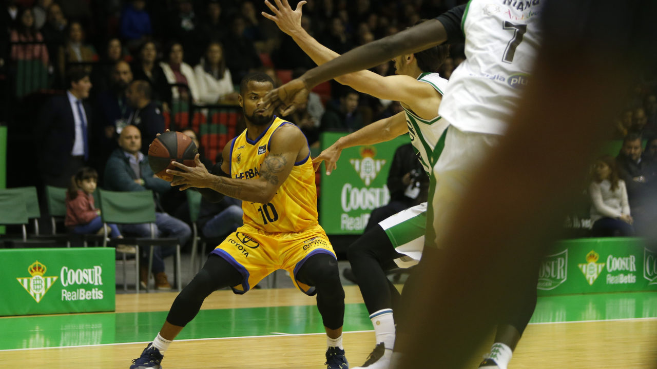  RS198972_Coosur Betis - Herbalife Gran Canaria - Fernando Ruso - 16774-lpr