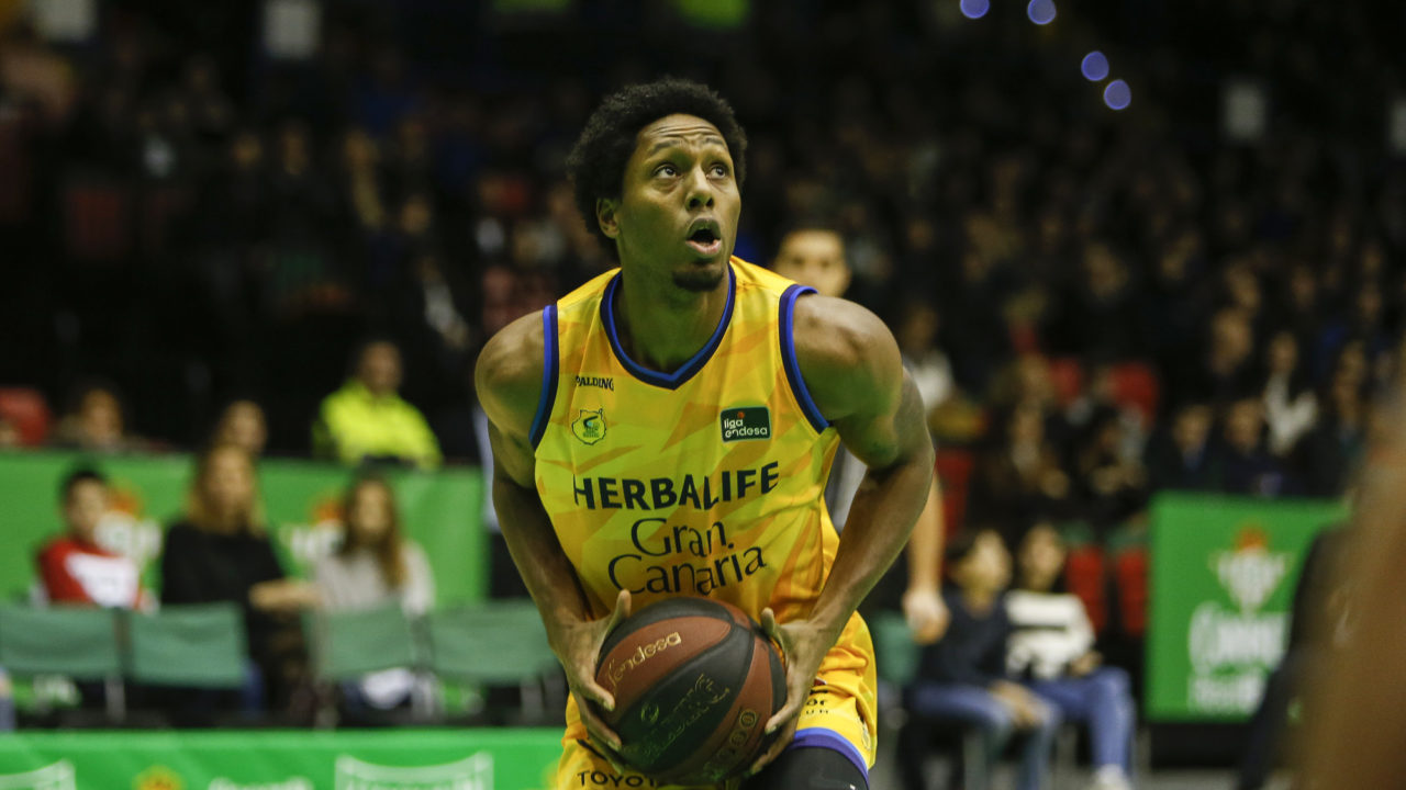  RS198954_Coosur Betis - Herbalife Gran Canaria - Fernando Ruso - 16768-lpr