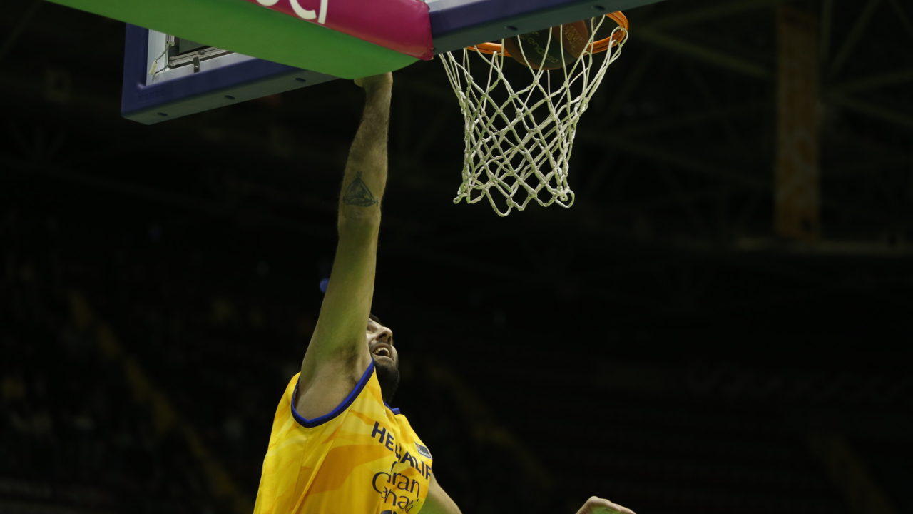  RS199038_Coosur Betis - Herbalife Gran Canaria - Fernando Ruso - 16806-lpr