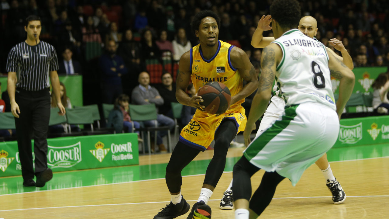  RS199011_Coosur Betis - Herbalife Gran Canaria - Fernando Ruso - 16791-lpr