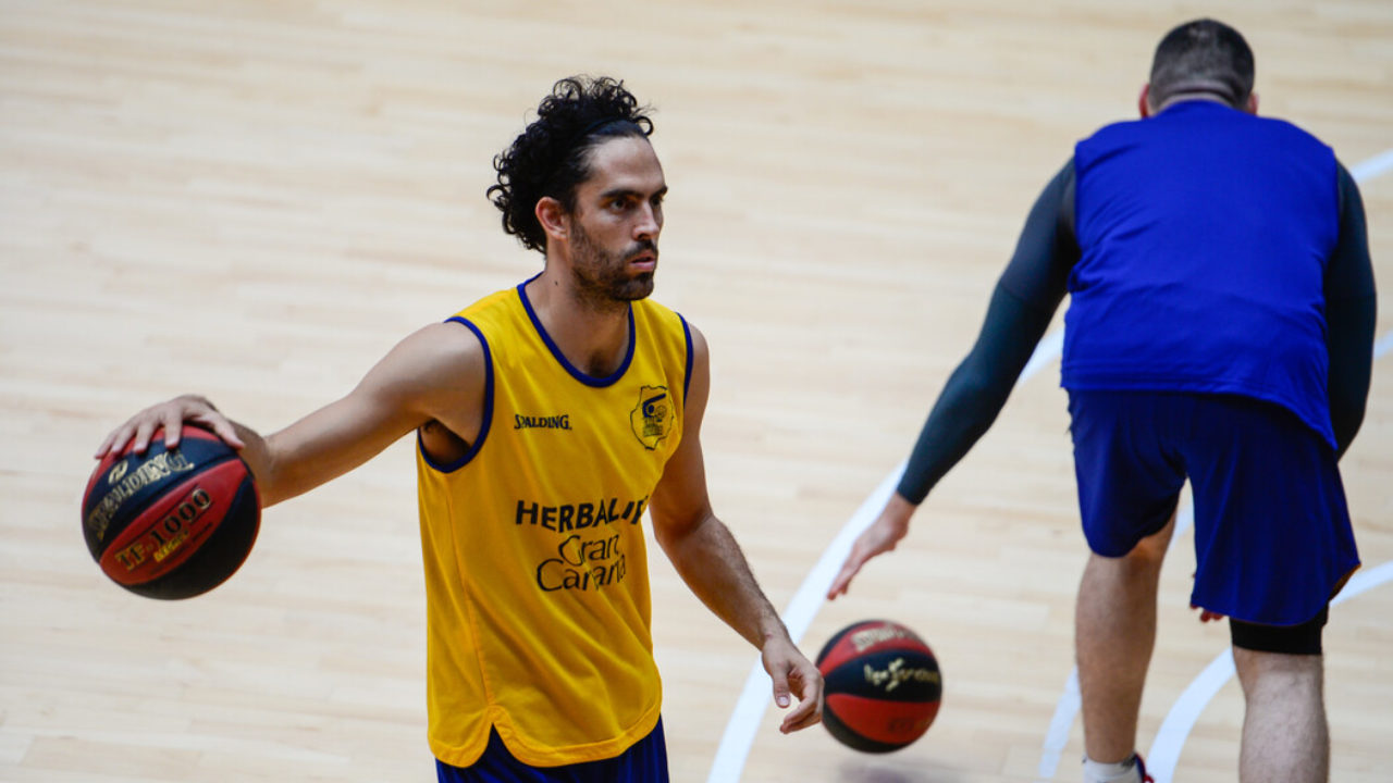  RS264945_Firmar acb Photo - JM Casares-scr