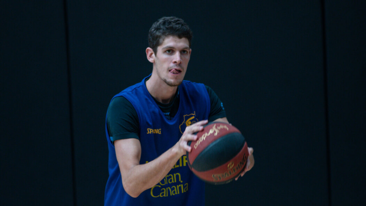  RS264963_Firmar acb Photo - JM Casares-scr