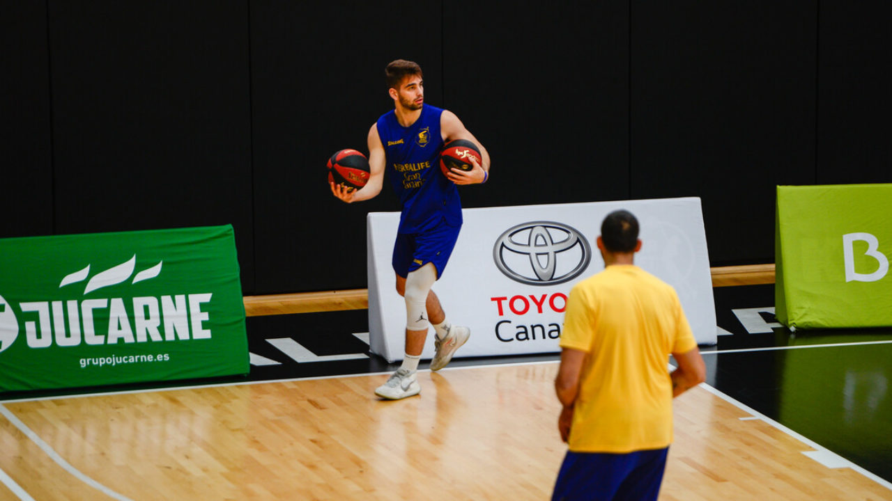  RS264939_Firmar acb Photo - JM Casares-scr