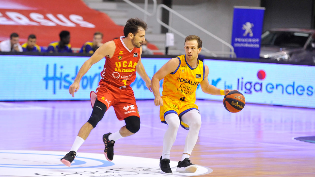  RS312645_J10 UCM-HGC Firmar acb Photo - J Bernal