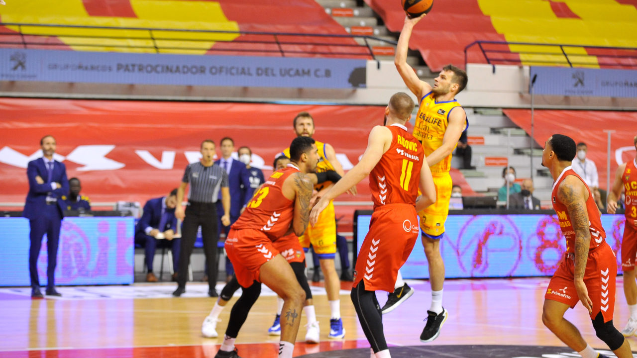  RS312666_J10 UCM-HGC Firmar acb Photo - J Bernal (12)