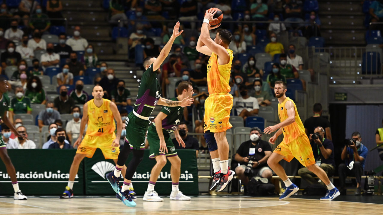  RS391017_J03 UNI-HGC Firmar acb Photo - G Pozo-lpr