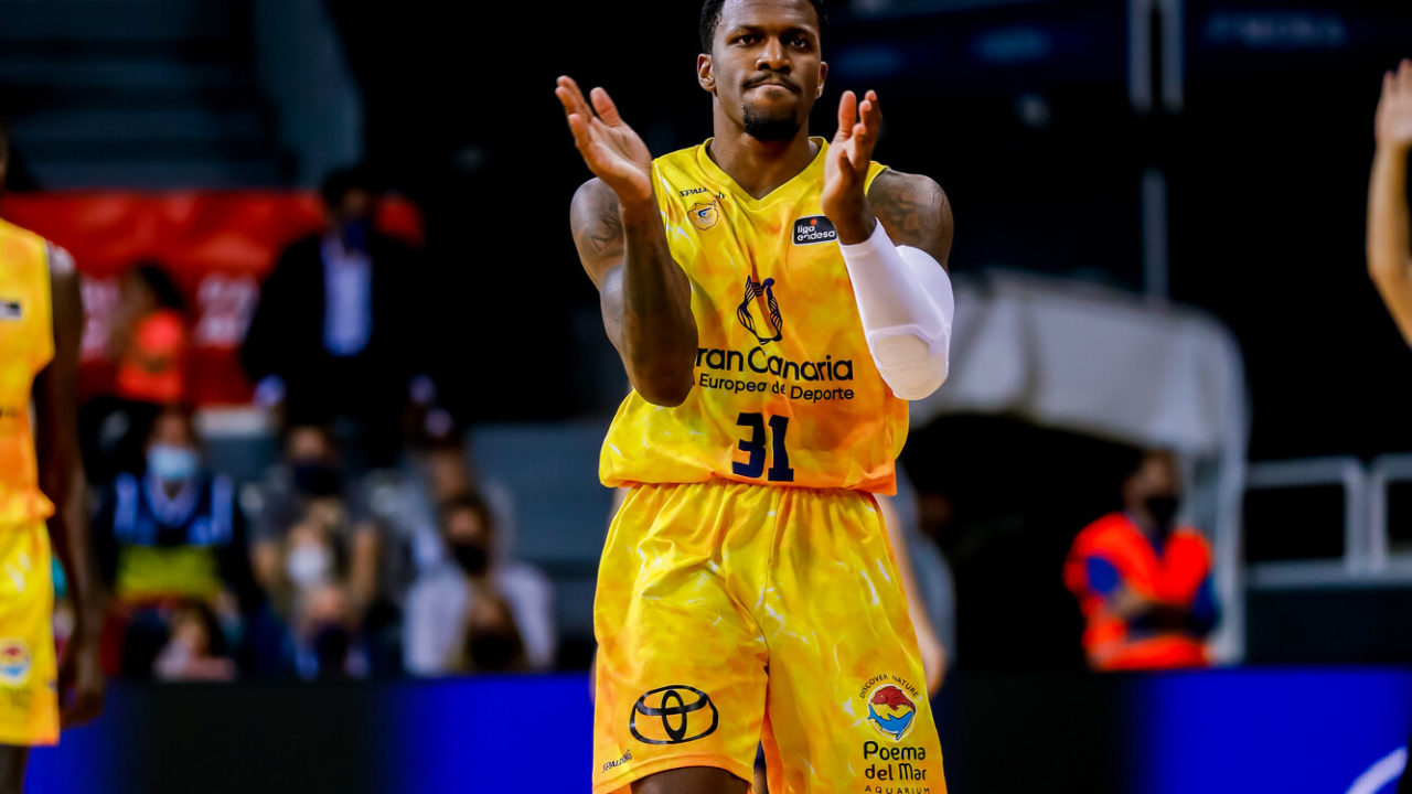  RS395398_J05 MBA-GCA Firmar acb Photo - Albert Martin -lpr