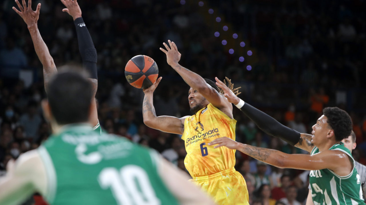  RS453710_Coosur Betis - Gran Canaria - Fernando Ruso - 34503-lpr
