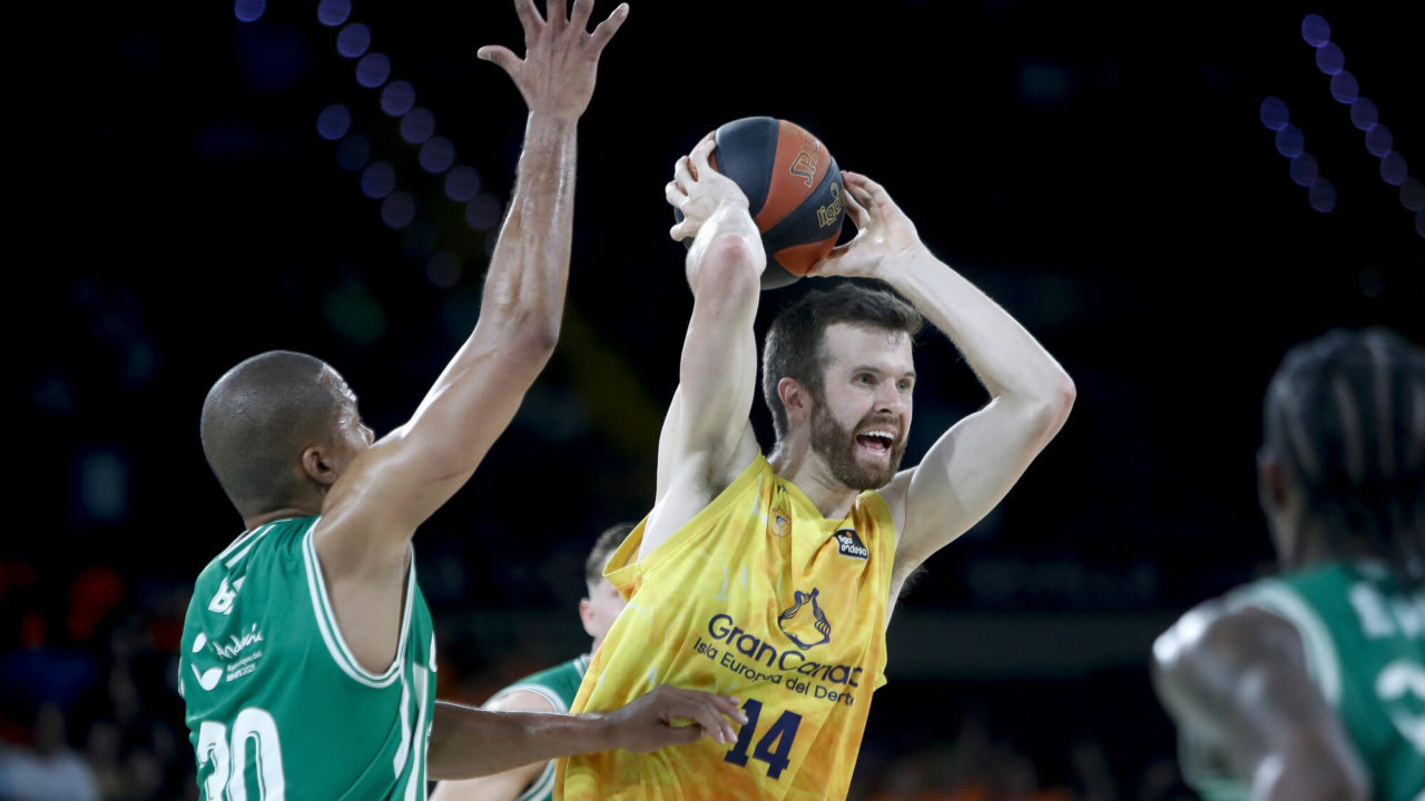  RS453722_Coosur Betis - Gran Canaria - Fernando Ruso - 34506-lpr