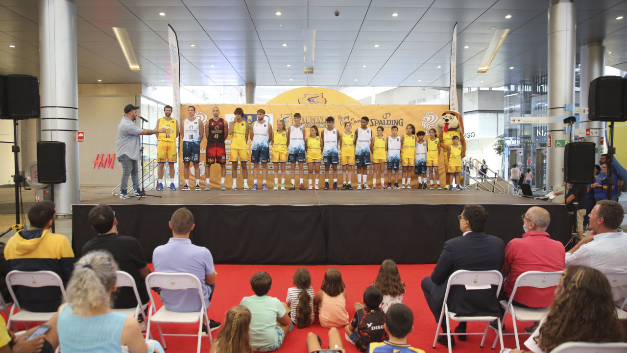  230822_PRESENTACION EQUIPACIONES_091