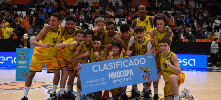 Jugadores del Gran Canaria celebran su clasificación en la Minicopa Endesa 2023.