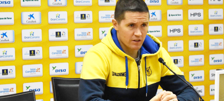 Jaka Lakovic en conferencia de prensa, habla sobre el próximo partido del equipo.
