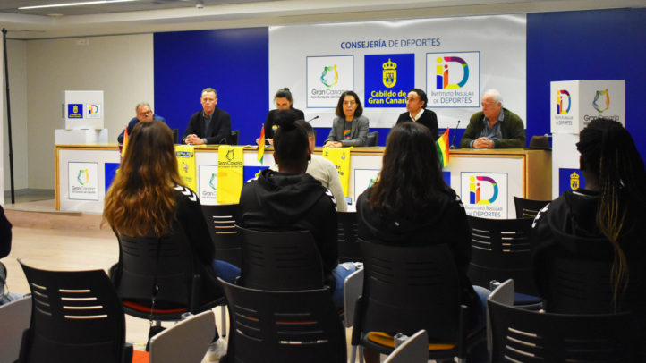 Acto de entidades deportivas de Gran Canaria contra la LGTBIfobia en el deporte.