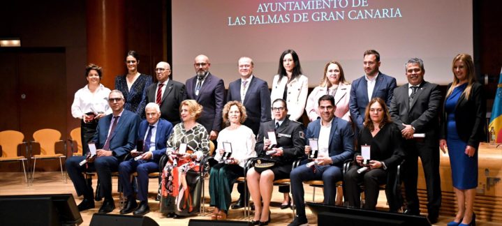 Ceremonia de entrega de la Medalla al Mérito Deportivo por el Ayuntamiento de Las Palmas.