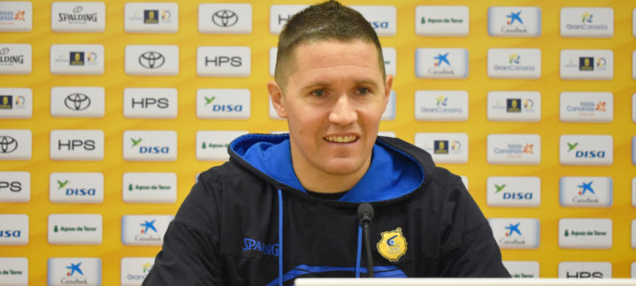 Jaka Lakovic sonríe durante una rueda de prensa en el Club Baloncesto Gran Canaria.