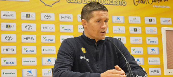 Jaka Lakovic durante una rueda de prensa previa a un partido del equipo.