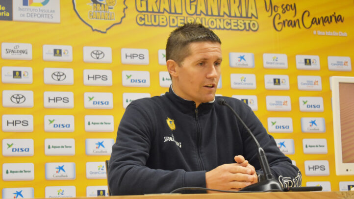 Jaka Lakovic durante una rueda de prensa previa a un partido del equipo.