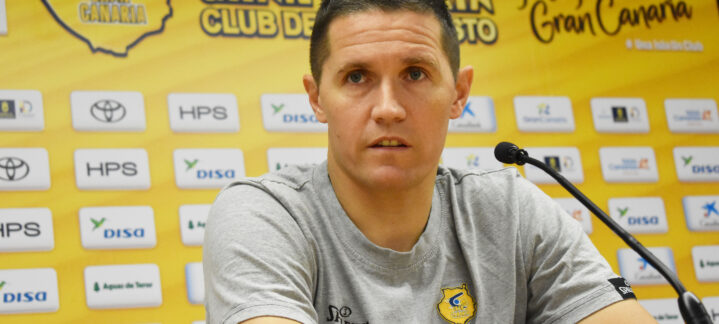 Jaka Lakovic durante una rueda de prensa del Club Baloncesto Gran Canaria.