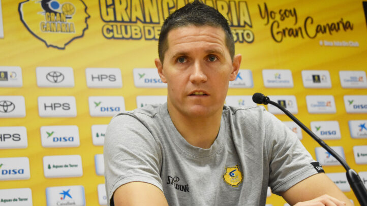 Jaka Lakovic durante una rueda de prensa del Club Baloncesto Gran Canaria.