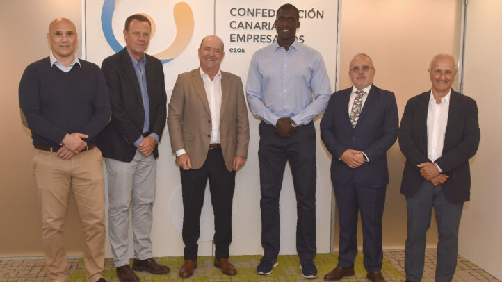 Encuentro de representantes del Club Baloncesto Gran Canaria y la Confederación Canaria.