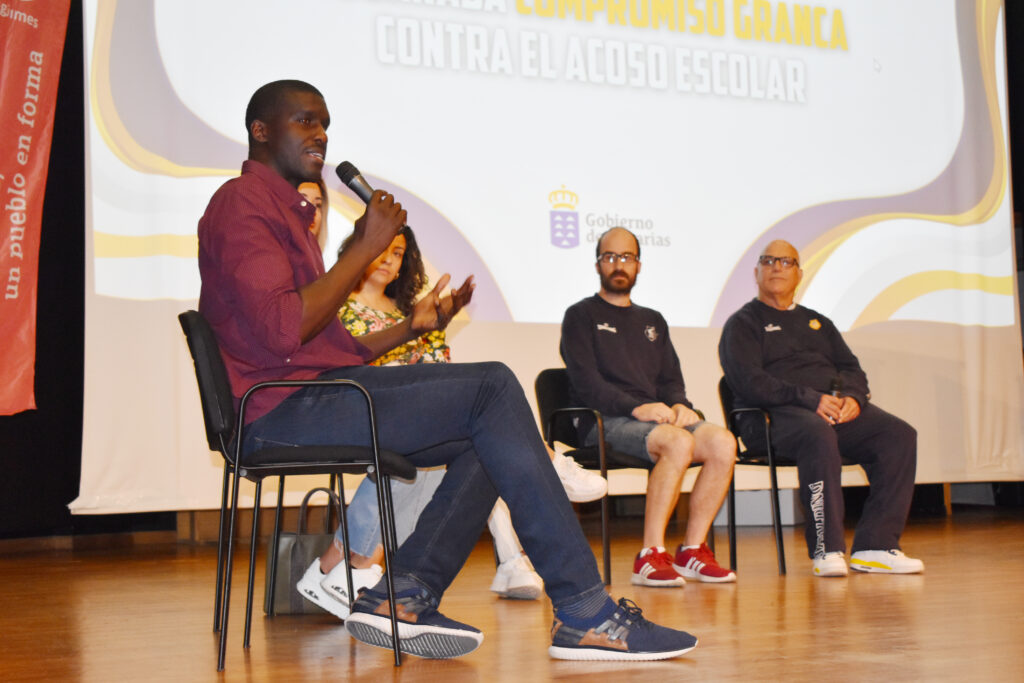 Jornada sobre el acoso escolar con varios ponentes en un evento del Club Baloncesto Gran Canaria.