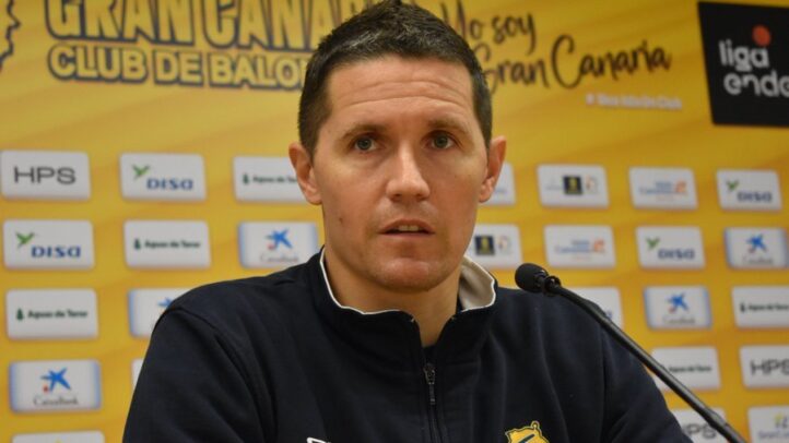 Jaka Lakovic durante una rueda de prensa en el Club Baloncesto Gran Canaria.
