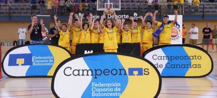 Equipo preinfantil masculino del Gran Canaria celebra su victoria en el Campeonato de Canarias.