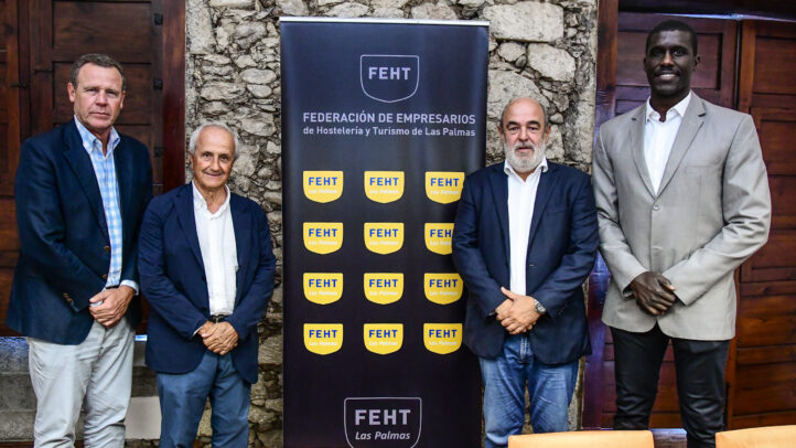 Reunión entre representantes del Club Baloncesto Gran Canaria y la FEHT.