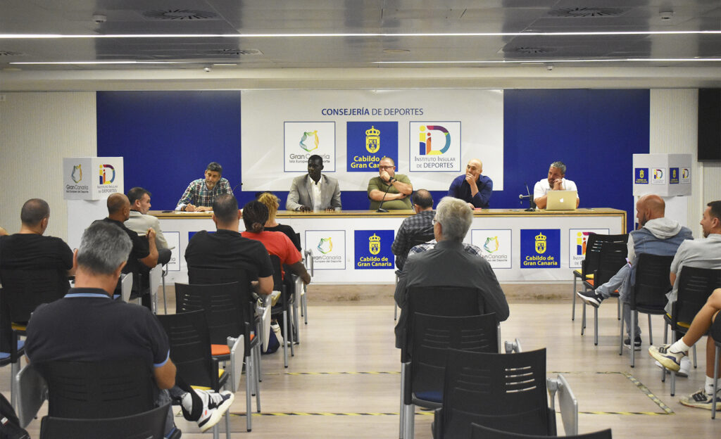 Reunión del Club Baloncesto Gran Canaria con representantes de clubes de la isla.