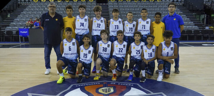 Equipo Gran Canaria Minibasket posando en el Campeonato de España de minibásquet.