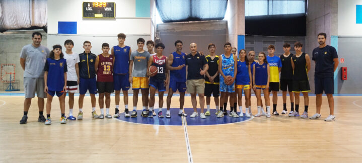 Jugadores y entrenadores del ‘Skills Development Camp Dorian Lee’ en el CB Gran Canaria.