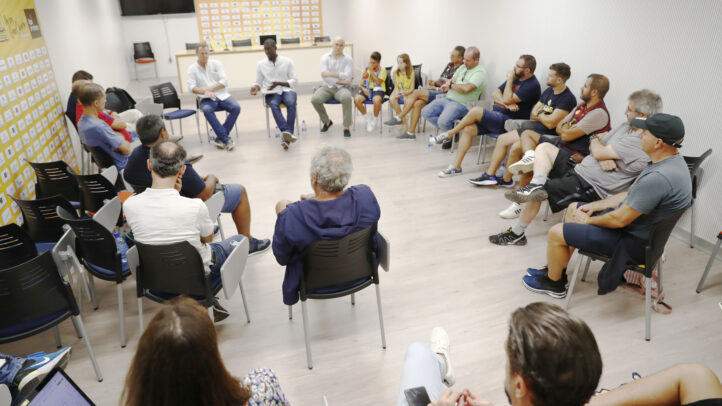 Reunión entre Sitapha Savané y abonados del Club Baloncesto Gran Canaria.