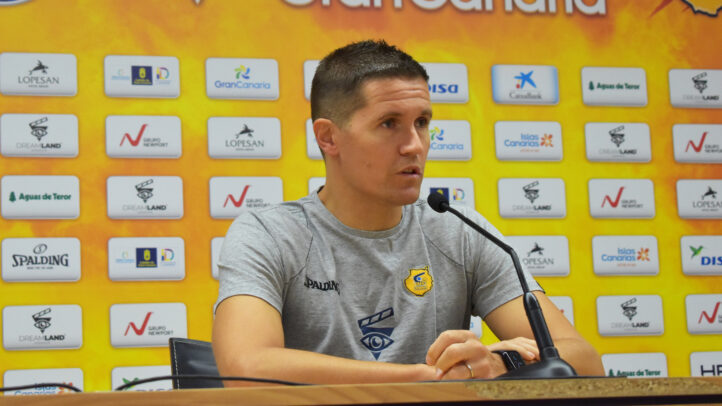 Jaka Lakovic en rueda de prensa, hablando sobre la mentalidad del equipo.