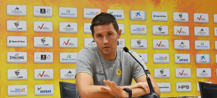 Jaka Lakovic se presenta en la sala de prensa del Club Baloncesto Gran Canaria.