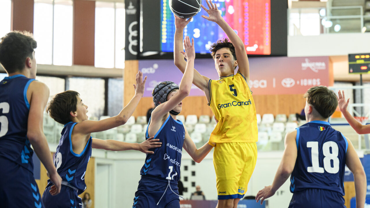  RS519419_Firmar acb Photo - David Grau