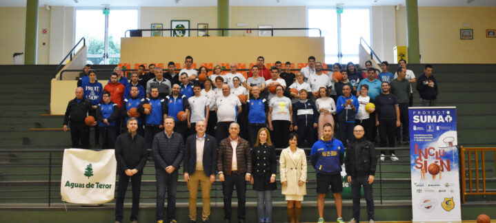 Grupo de participantes y representantes en la presentación del Proyecto SUMA del CB Gran Canaria.
