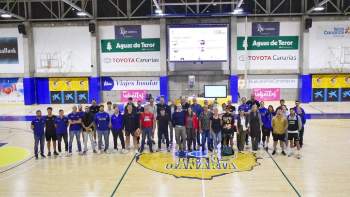 Participantes del I Clínic de Preparación Física y Fisioterapia en el Club Baloncesto Gran Canaria.