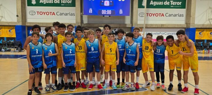 gran protagonista de la jornada",Jugadores de baloncesto del cadete masculino posan juntos tras un partido.