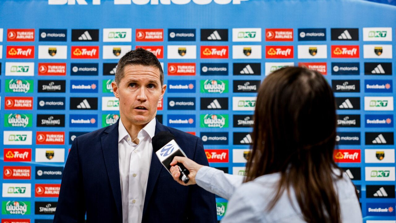 Jaka Lakovic siendo entrevistado tras la victoria en la Eurocup.