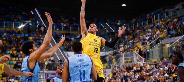 en diez claves",Jugador del Dreamland Gran Canaria lanza a canasta durante un partido contra Joventut.