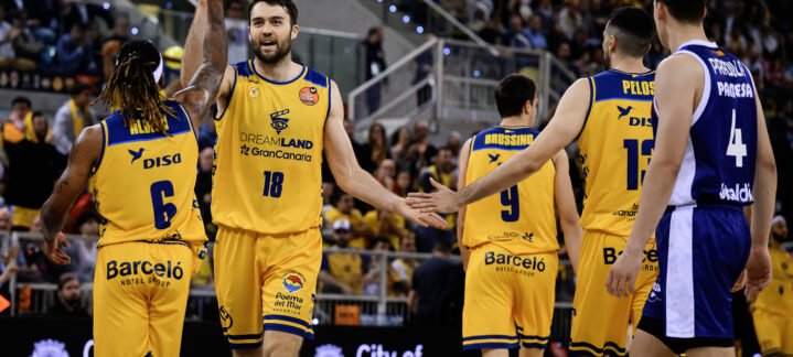 en diez claves",Jugadores del Dreamland Gran Canaria celebran una jugada en el partido contra Valencia Basket.