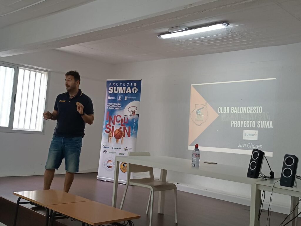 Javi Choren presenta el Proyecto Suma en el I.E.S Siete Palmas.