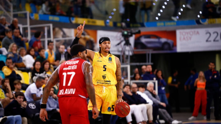 en diez claves",Jugador de baloncesto en acción durante un partido entre Gran Canaria y Hapoel Tel Aviv.