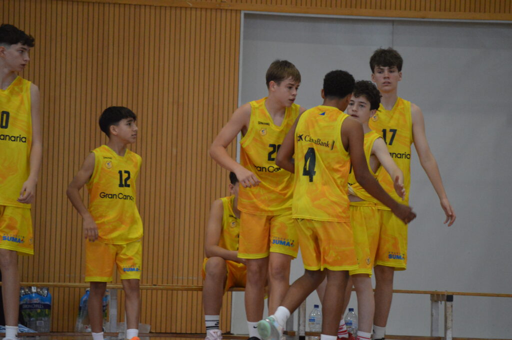 Jugadores del Gran Canaria infantil en el Torneo Internacional de Castelldefels.