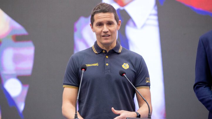 unidos hasta 2027",Jaka Lakovic habla en un evento del Club Baloncesto Gran Canaria.