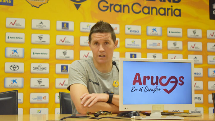 Jaka Lakovic durante una rueda de prensa en el Club Baloncesto Gran Canaria.