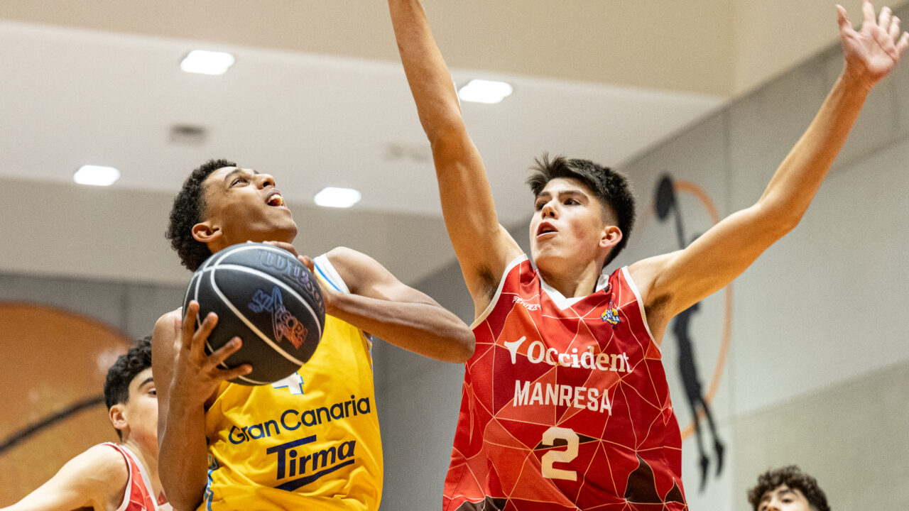 Un jugador del infantil de la Minicopa Endesa en la fase previa de noviembre de 2025