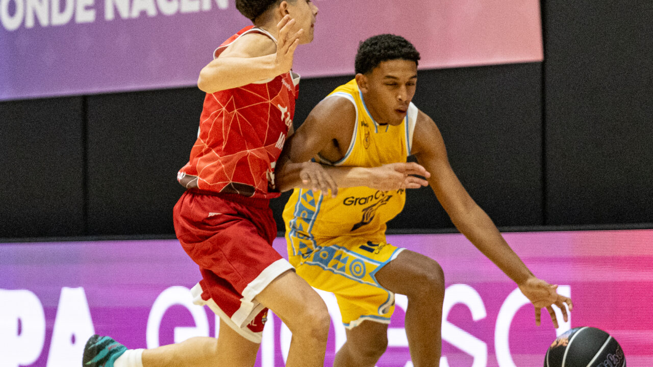 Un jugador del infantil de la Minicopa Endesa en la fase previa de noviembre de 2025