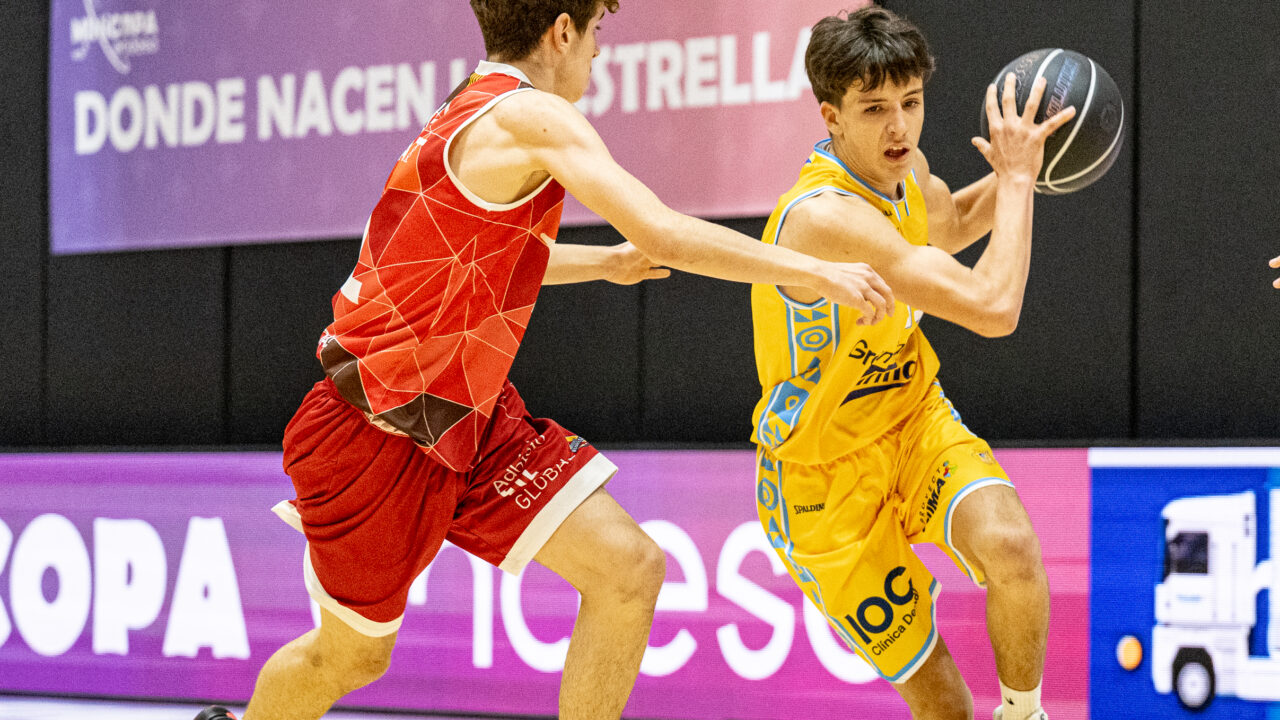 Un jugador del infantil de la Minicopa Endesa en la fase previa de noviembre de 2025